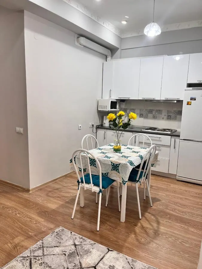 2-Х Комнатная В Золотом Квадрате Appartement Alma-Ata